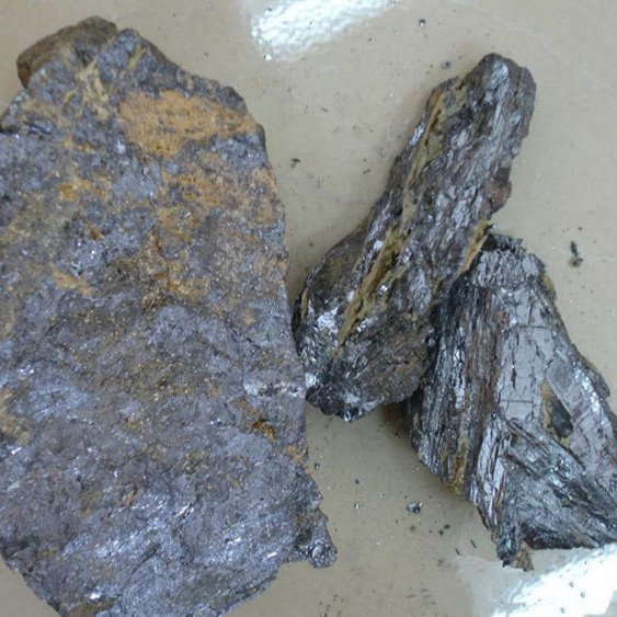 MinesHocine's tweet photo. معدن الأنتيموان (Antimoine)

المصدر الوحيد لصناعة "كُحل الزينة الطبيعي" 👇

يتواجد بكميات قليلة متمركزة في شمال شرق الجزائر
_ جبل الحميمات: عين بابوش بأم البواقي
_الناظور نبايل بڨالمة
_عين الكرمة لقسنطينة
#المناجم https://t.co/OLHDUnHJu1