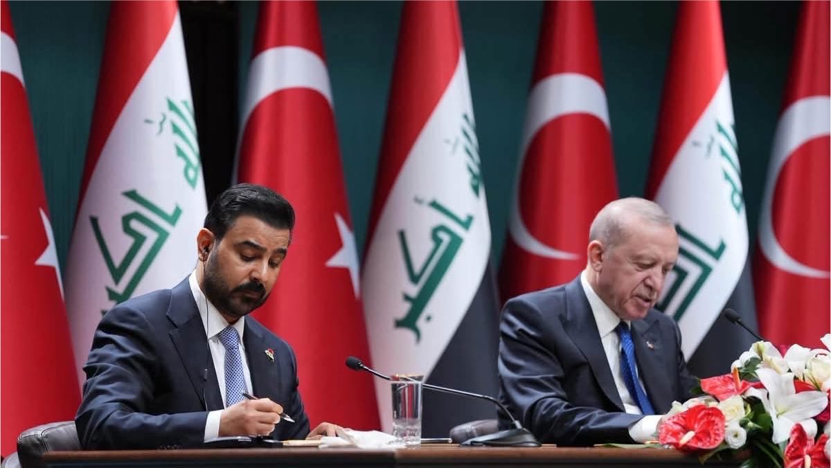 Hydikm's tweet photo. رئيس الوزراء العراقي يختتم زيارته الى تركيا والتي شهدت الاتفاق على رفع التبادل التجاري مع تركيا من 16 مليار دولار الى 30 مليار دولار لصالح تركيا الى جانب اتفاقية لمنح تركيا 15٪ من حصة استخراج نفط كركوك فيما غابت قضية المياه عن جدول الزيارة https://t.co/RvwGOObjNV