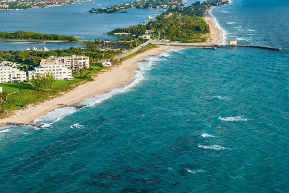 monarchrooffl's tweet photo. WE PROVIDE BOYNTON BEACH, FLORIDA with Roof Installation, Roof Repair, Roof Replacement, and Roof Maintenance Services...
LEARN MORE... https://t.co/U4gX9tODD1

#roofer #roofinstallation #broward #fortlauderdale #pompanobeach #deerfieldbeach #miami #BocaRaton #BoyntonBeach https://t.co/rLYnOfgu3q