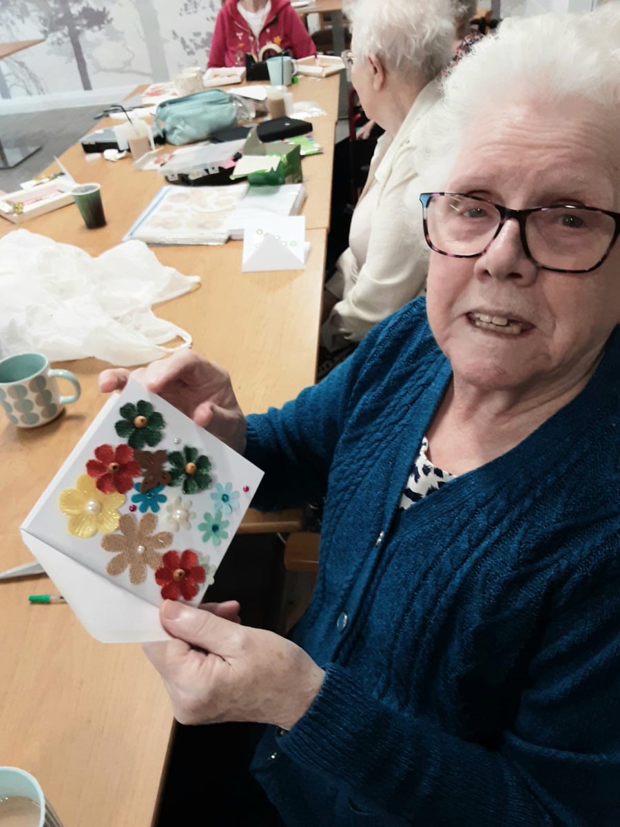RiderHouseNursH's tweet photo. We have been making summer flower cards, as we have some family birthdays coming up. We're so proud of how these turned out #ArtsAndCrafts #SummerFlowers #BirthdayCrafts #Creativity https://t.co/rKGtHOzgCt
