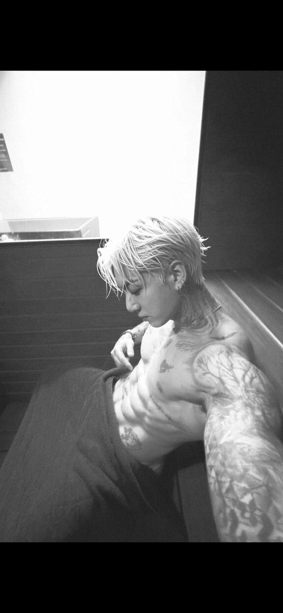 jjkandr's tweet photo. 𝙱𝚒𝚜𝚜𝚎𝚡𝚞𝚊𝚕  ⇆   vers. 
            𝟤 𝟢 𝟢 𝟢 › 𝗉𝗁𝗒𝗌𝗂𝖼𝖺𝗅 𝖾𝖽𝗎𝖼𝖺𝗍𝗂𝗈𝗇 𝗌𝗍𝗎𝖽𝖾𝗇𝗍.                                     #ss https://t.co/GV5V3UxY0a