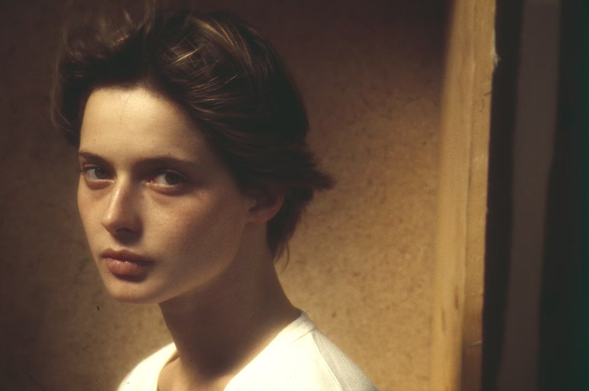 SAINTBERGMAN's tweet photo. this might be the photo of all time. isabella rossellini photographed by fabrizio ferri https://t.co/0guZIPfdUq