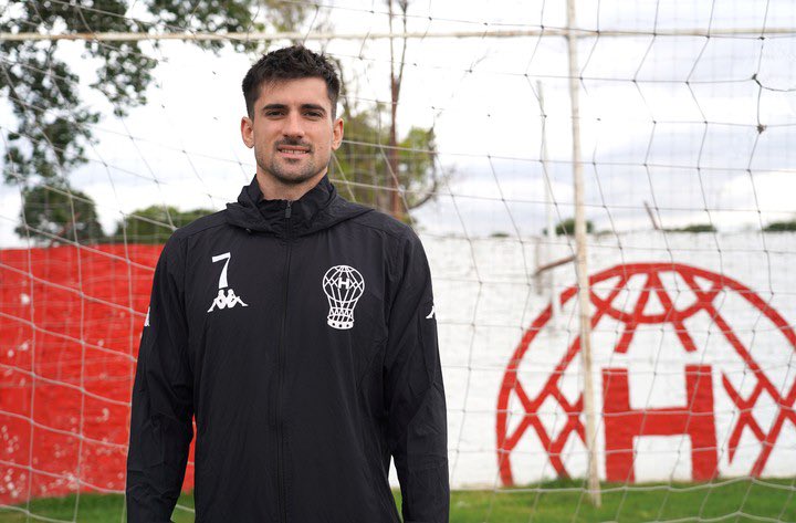 EstacionHuracan's tweet photo. #Huracán Negocia con Independiente por un préstamo de 18 meses. Aún hay amplias diferencias entre el salario pretendido por el jugador, y el ofrecido por el Globo. 
Y si Independiente se hacer cargo de una parte ? Puede ser una solución… https://t.co/f5AbqtrfrY