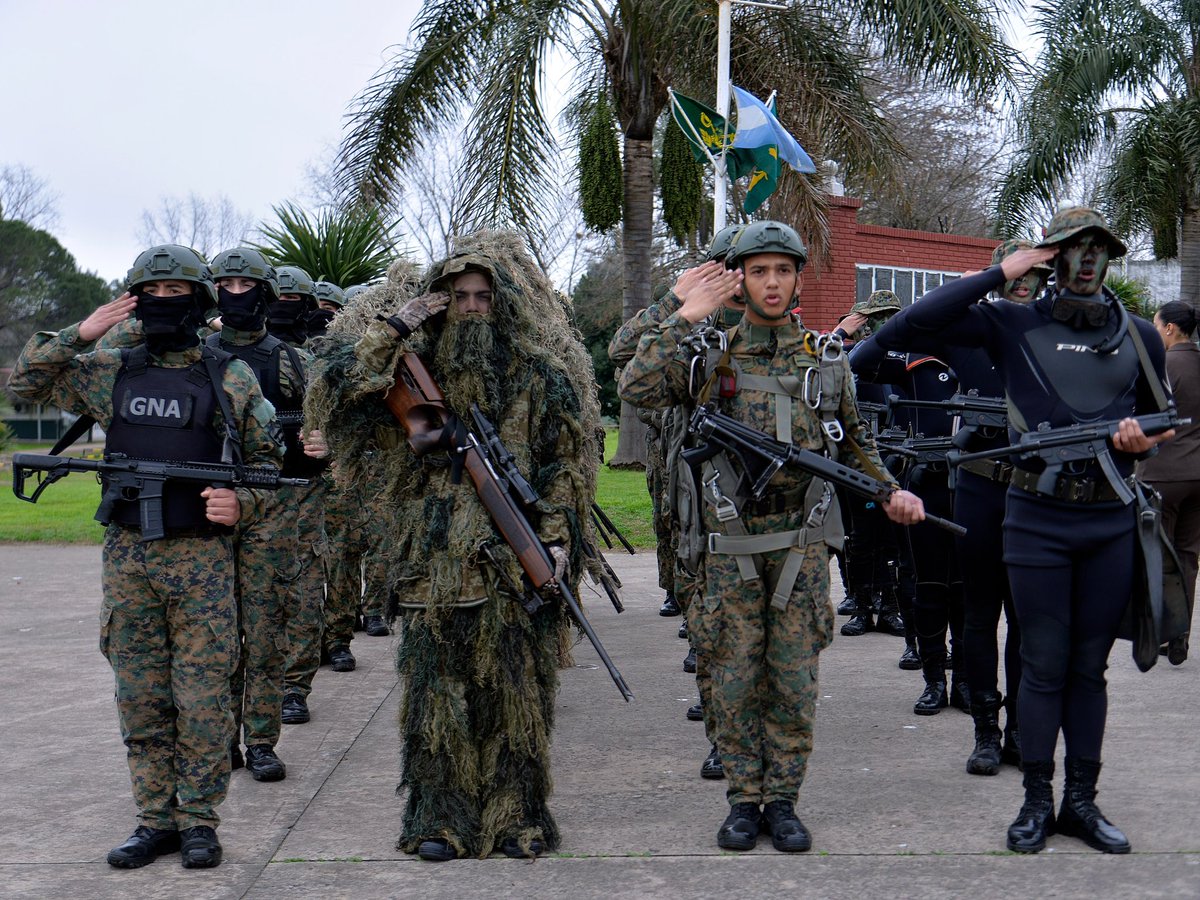 MinSeguridad_Ar's tweet photo. La Ministra de Seguridad Nacional, Alejandra Monteoliva, encabezó el acto por el 88º aniversario de la Gendarmería Nacional Argentina, una Fuerza que, desde hace 88 años, protege a los argentinos con profesionalismo, disciplina y una vocación de servicio que no conoce límites.

Todos los días, sus hombres y mujeres custodian nuestras fronteras, recorren las rutas, combaten el narcotráfico, el contrabando y el crimen organizado, y están presentes donde la Patria los necesita.