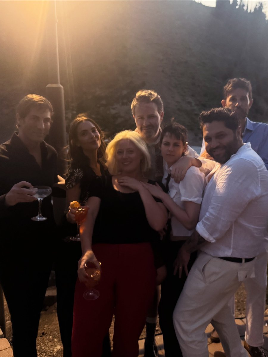 KSBRSite's tweet photo. Kristen Stewart no casamento de Emma Roberts no fim de semana em fotos postadas por Suzie Riemer e Ashley Benson 📸 https://t.co/Qu3ki9LNC4