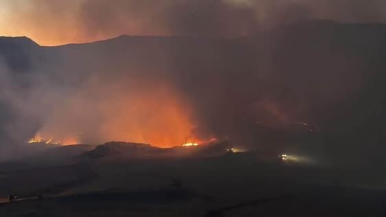 dr_ishaksan's tweet photo. Adıyaman Merkez Kayaönü Köyü sınırlarında meydana gelen orman yangınını büyük bir üzüntüyle takip ediyoruz.

Tüm kamu kurumlarımız koordinasyon içerisinde yangına müdahalesini sürdürüyor.

Yangına müdahale eden Orman Genel Müdürlüğü ekipleri başta olmak üzere, çevre il ve ilçelerden bölgeye destek için gelen tüm itfaiye ekiplerine ve görevli personellere kolaylıklar diliyorum.
Yangından etkilenen tüm hemşehrilerimize geçmiş olsun dileklerimi iletiyorum.

Rabbim ülkemizi ve milletimizi her türlü afetten ve felaketlerden muhafaza eylesin.

#adıyaman #yangın #afet

@Akparti @RTErdogan @abuyukgumus @hakanaksu058 @acarfaruka @farukaytek