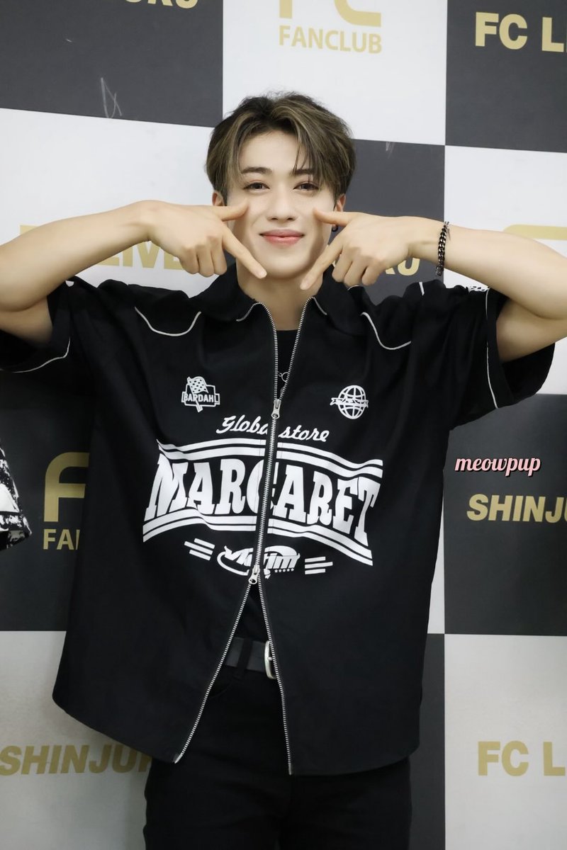 sunnyysmilee's tweet photo. 260728 ①
새 의상 너무 잘 어울려😽

#체이서 #CHASER #チェイサー
#케이스케 #KEISUKE https://t.co/6KbBNAvWzw