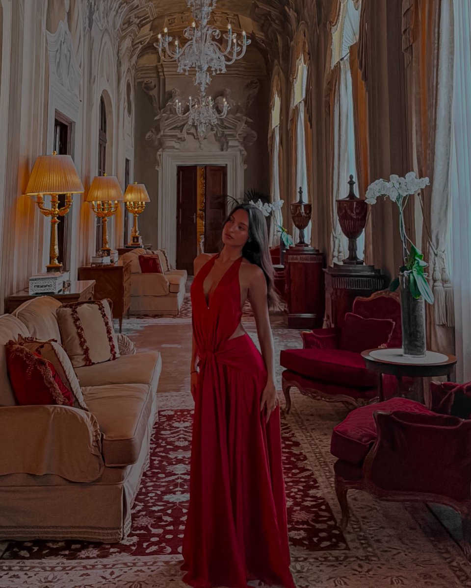mleuxart's tweet photo. :¨ ·.· ¨:
  `· . 𐙚

alexandra saint mleux.

modern art student. model. 
friendly; passionate; optimistic.
coffee connoisseur, horror movies
amateur.

 ⠀⠀⠀ ⠀⠀⠀ ⠀⠀ ⠀⠀⠀ ♡ &amp; ↻ https://t.co/CnNzWzcPqA