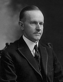 URDailyHistory's tweet photo. 2 Aug 1923: Vice President Calvin #Coolidge is sworn in as #president of the United States after President Warren G. #Harding dies of a heart attack at the age of 57. Harding served just over two years in office. #RIP #History #OTD #ad https://t.co/om9ziJoPw8 https://t.co/bKdtHXAODv