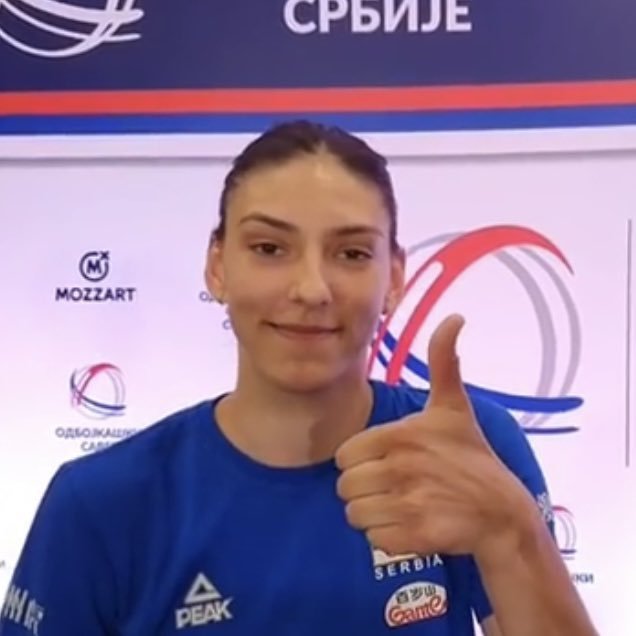 cotibosko's tweet photo. Tem vários tweets desmerecendo a Boskovic sempre, e ninguém fala nada. Mas basta fazer um comentário sobre certa pessoa que os mesmos aparecem em peso, todos ofendidos. kkkkk no europeu tem mais amores. vale para todos os lados. https://t.co/98d3uiDyM7
