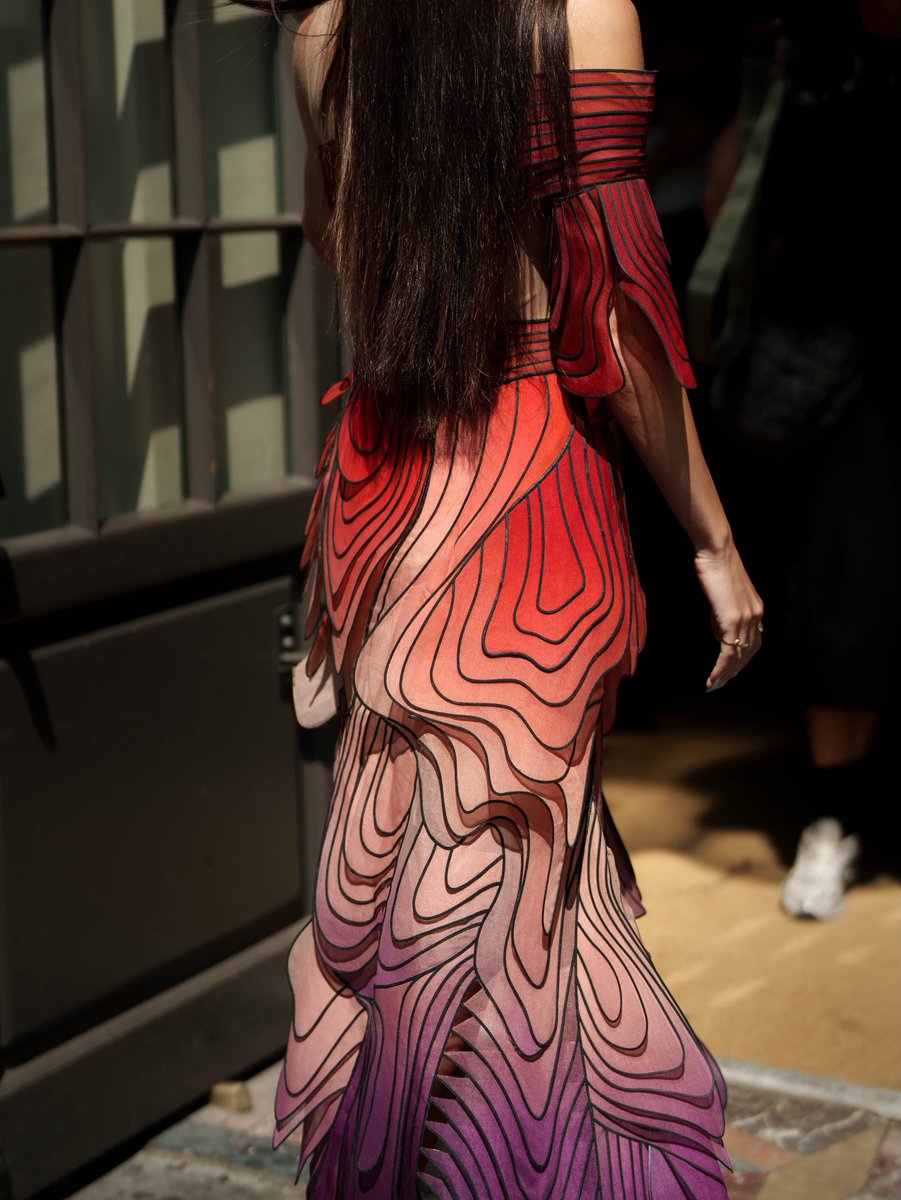 SiteHandeES's tweet photo. 📸| @|dlbco_photo • IG Post
#HandeErçel llegando al desfile de la Maison Iris van Herpen en la semana de la alta costura de París - 06/07
#HauteCoutureWeek https://t.co/VONpuzk0Vx