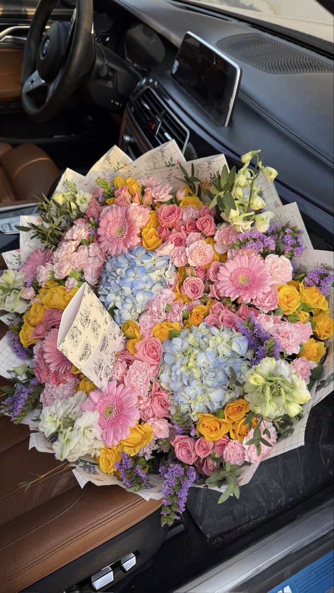 poinciana0's tweet photo. اكثر شي خيالي ممكن يمر عليكم 

🌼🌺🌻🌸🌷🦋 https://t.co/6RoAa1Pyd7