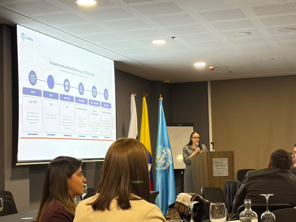 Supernotariado's tweet photo. #SNRContigo | Promovemos espacios de diálogo y actualización jurídica para fortalecer la función registral y brindar mayor seguridad jurídica a la ciudadanía. 🤝

Junto a @FiscaliaCol y @ONUColombia, analizamos los desafíos de la caducidad de las medidas cautelares en el registro inmobiliario, su aplicación en los procesos de extinción de dominio y los criterios que orientan la labor registral.