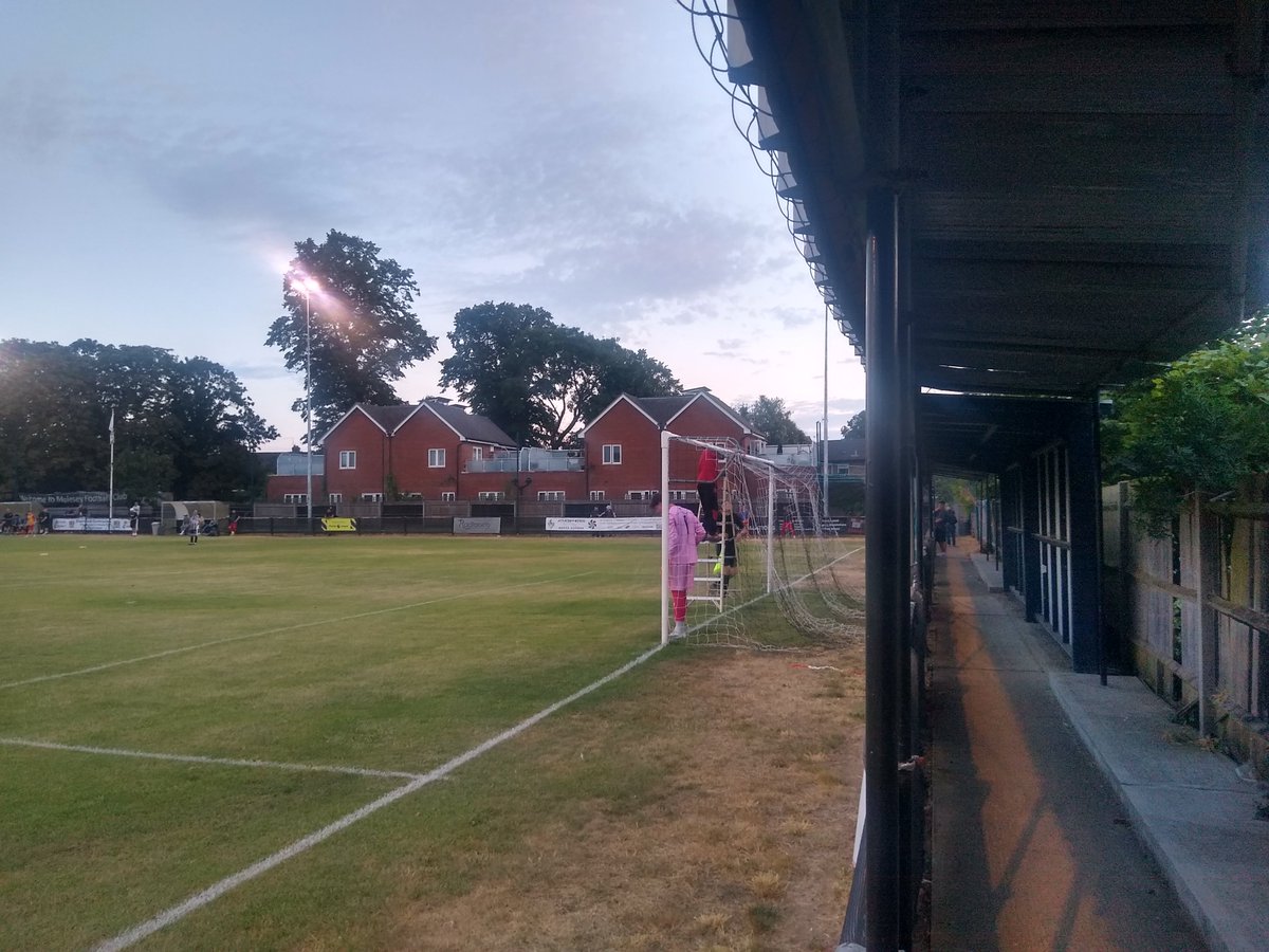 ABGroundhopping's tweet photo. A great first visit to Walton Road and @molesey_fc, who built on a great start to thrash Deportivo Galicia 6-2 in the Combined Counties League Division One, scoring four remarkably similar goals. 

Bottom-left image: The net being fixed.

Attendance: 70. #groundhopping https://t.co/b2hSEsKfUs