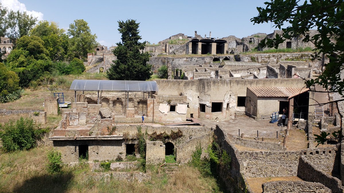 TheOrigamiGuru's tweet photo. Since I'm "stuck" here in #Rome, here are some more random pics.
Metro outside of #Termini, a shot from outside #Pompeii, just a shot i took in the moment on the street (love the 3 guys/3 girls capture), and then a painting i found where a dude is totally pissin on a wall 🤣🤌🤌 https://t.co/YqPgbOmuTb