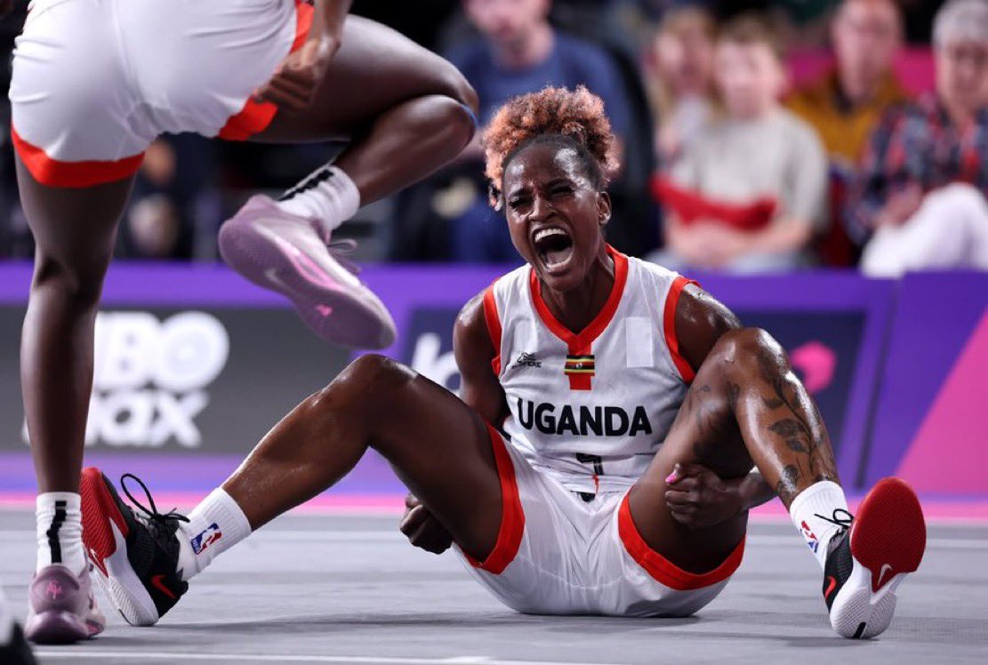 zama869's tweet photo. Thank you for the win tonight oh God. Continue to fight this battle with us 🙏🏾.
All the Glory and honor goes back to you.
Only the semi finals 🇺🇬🏀🔥🙏🏾 https://t.co/eEBwL3Kfio