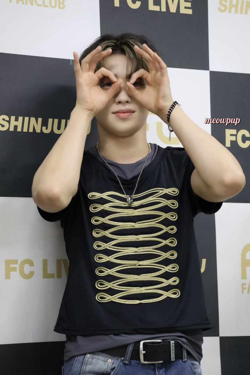 sunnyysmilee's tweet photo. 260728 ②
ㅋㅋㅋㅋㅋ 
너무 귀엽잖아😻

#체이서 #CHASER #チェイサー
#케이스케 #KEISUKE https://t.co/orZGauBQr8