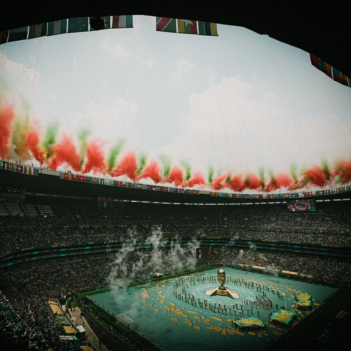 DonShelby_'s tweet photo. Nadie me bajará de la burra de que la Final del Mundial 2026 debió jugarse en el Estadio Azteca. https://t.co/1QeLJlDeE0