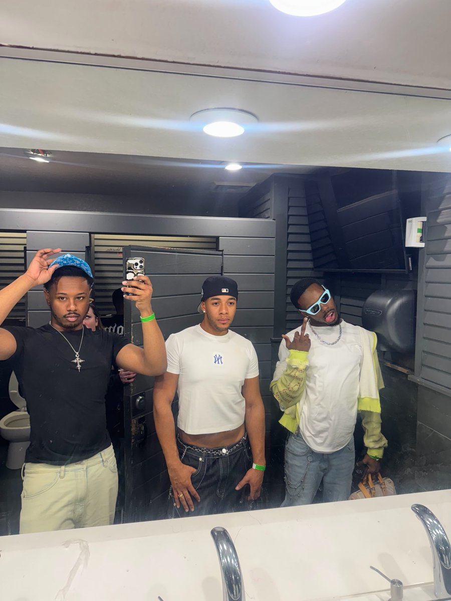 r0nthedon's tweet photo. i miss htx :( https://t.co/WZ9KmUajck