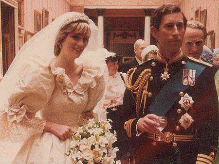 OldSchool80s's tweet photo. July 29, 1981: 45 years ago, the wedding of Lady Diana to Prince Charles of Wales was held. #80s Watched by over 750 million on television! https://t.co/sYTwq7faZg