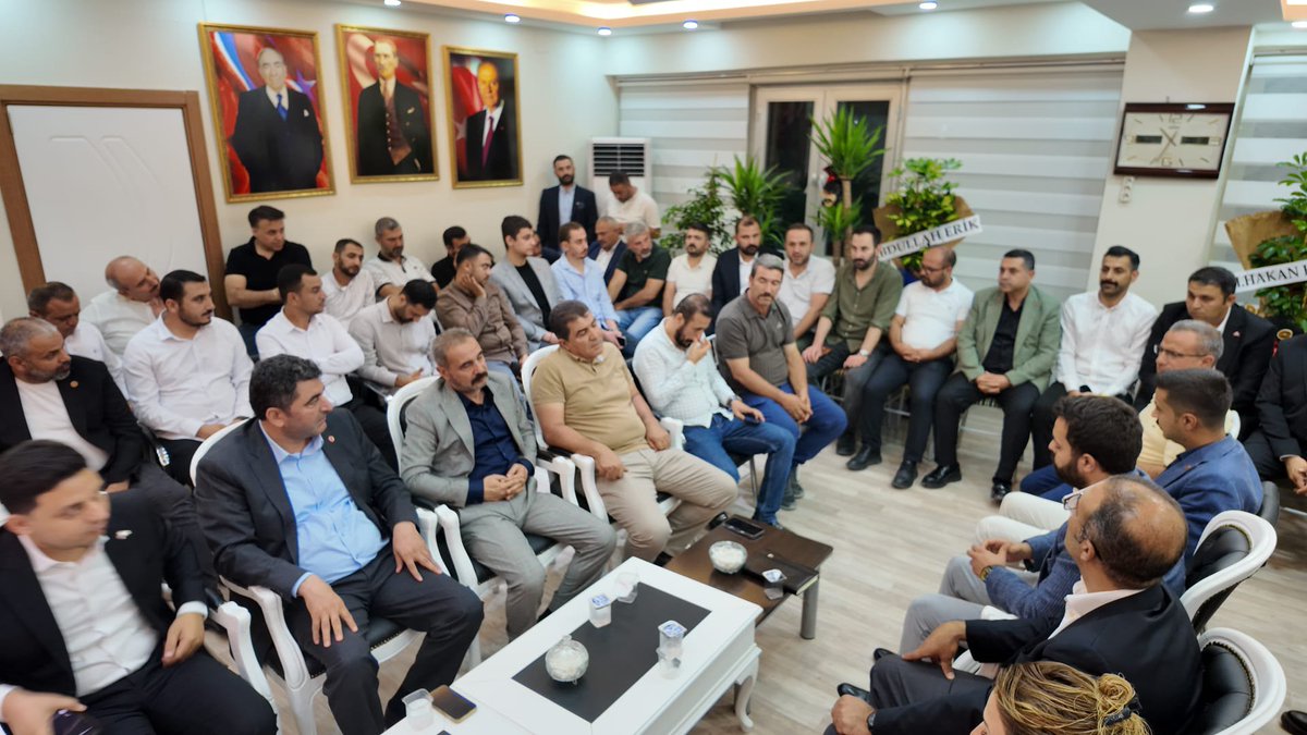 MHP__Karakopru's tweet photo. Birlik ve beraberlik içerisinde çalışmalarımıza aralıksız devam ediyoruz.

​İl Başkanımız Sayın Osman MUTLU liderliğinde; İl Yönetim Kurulu Üyelerimiz, İlçe Başkanımız Sayın Mehmet Murat TOPAL ve İlçe Yönetim Kurulu Üyelerimizin hazır bulunduğu haftalık yönetim kurulu toplantımızı tamamladık.

​İlimizin ve ilçemizin geleceğine yön verecek gündem maddelerini değerlendirdiğimiz toplantıda alınan kararların memleketimize ve teşkilatımıza hayırlı olmasını dileriz.