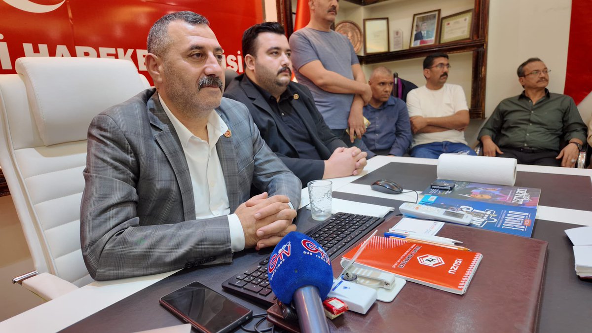 MHP__Karakopru's tweet photo. Birlik ve beraberlik içerisinde çalışmalarımıza aralıksız devam ediyoruz.

​İl Başkanımız Sayın Osman MUTLU liderliğinde; İl Yönetim Kurulu Üyelerimiz, İlçe Başkanımız Sayın Mehmet Murat TOPAL ve İlçe Yönetim Kurulu Üyelerimizin hazır bulunduğu haftalık yönetim kurulu toplantımızı tamamladık.

​İlimizin ve ilçemizin geleceğine yön verecek gündem maddelerini değerlendirdiğimiz toplantıda alınan kararların memleketimize ve teşkilatımıza hayırlı olmasını dileriz.
