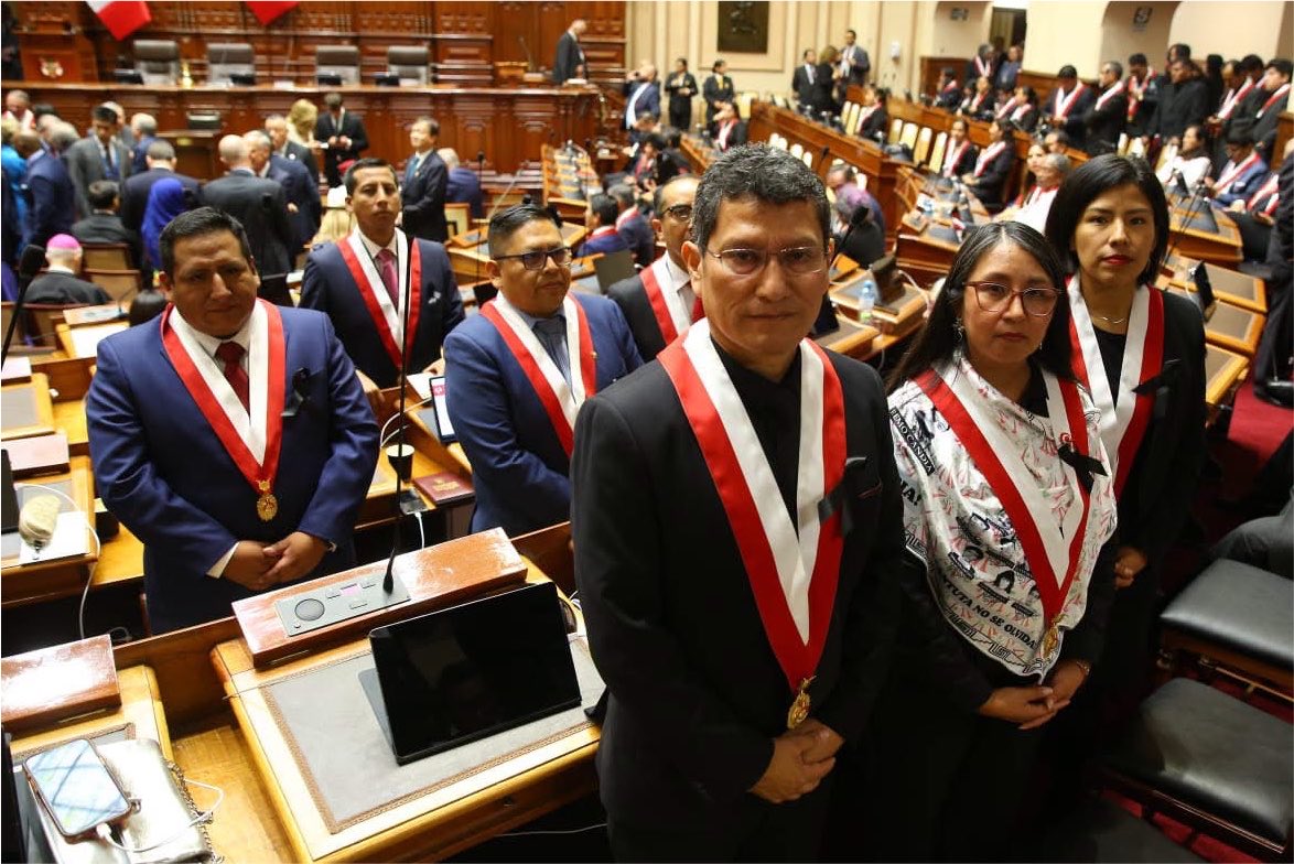 HarveyColchado's tweet photo. SEGURIDAD CON DEMOCRACIA, NO CON CONCENTRACIÓN DEL PODER

El Perú necesita instituciones fuertes, no concentración del poder. Necesita prevención, investigación criminal e inteligencia estratégica para desarticular las mafias desde su origen, no solo reaccionar cuando el delito ya ocurrió.

La seguridad, la democracia y la lucha contra la corrupción exigen resultados. Ejerceremos una fiscalización firme para que cada compromiso se honre con hechos y no con discursos.