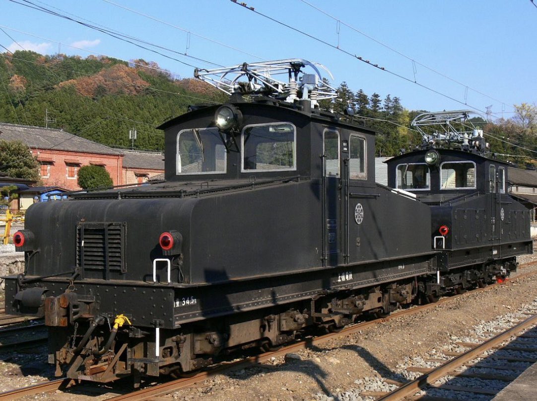 ebisu8kome10's tweet photo. 下仁田百選【デキは町おこし】

下仁田駅周辺リニューアル工事が進みます！施設内にデキも展示されます！

デキを見ているだけではもったいない！
デキを活用して町の活性化を！

人が集まればお土産品も必須！
という事で！
恵比寿屋は新商品考案中！
お楽しみに〜！ https://t.co/jgUlbhsWIM