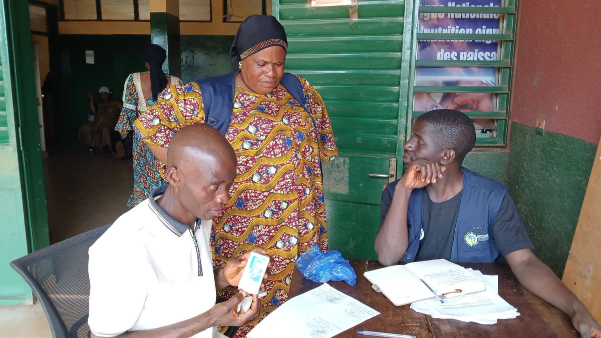 Sevguinee's tweet photo. 𝐊𝐞𝐫𝐨𝐮𝐚𝐧é : Clôture de la 2e supervision trimestrielle du dispositif SOFIA par l’ONG Santé Espoir Vie ! Accompagnement psychosocial des femmes enceintes renforcé grâce aux visites terrain et aux recommandations formulées. Progrès confirmés avec l’appui @EF_LINITIATIVE https://t.co/2KrSEo3KKT