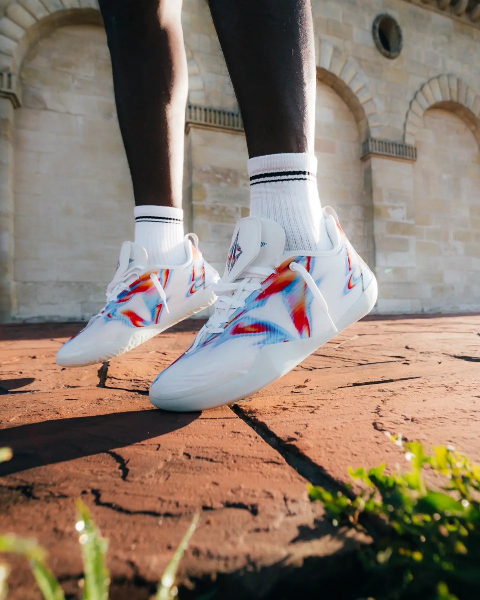 houseofheat's tweet photo. FIRST LOOK: Jimmy Butler debuted a new pair of Li-Ning sneakers 👀👀 https://t.co/VIATp9KcMm