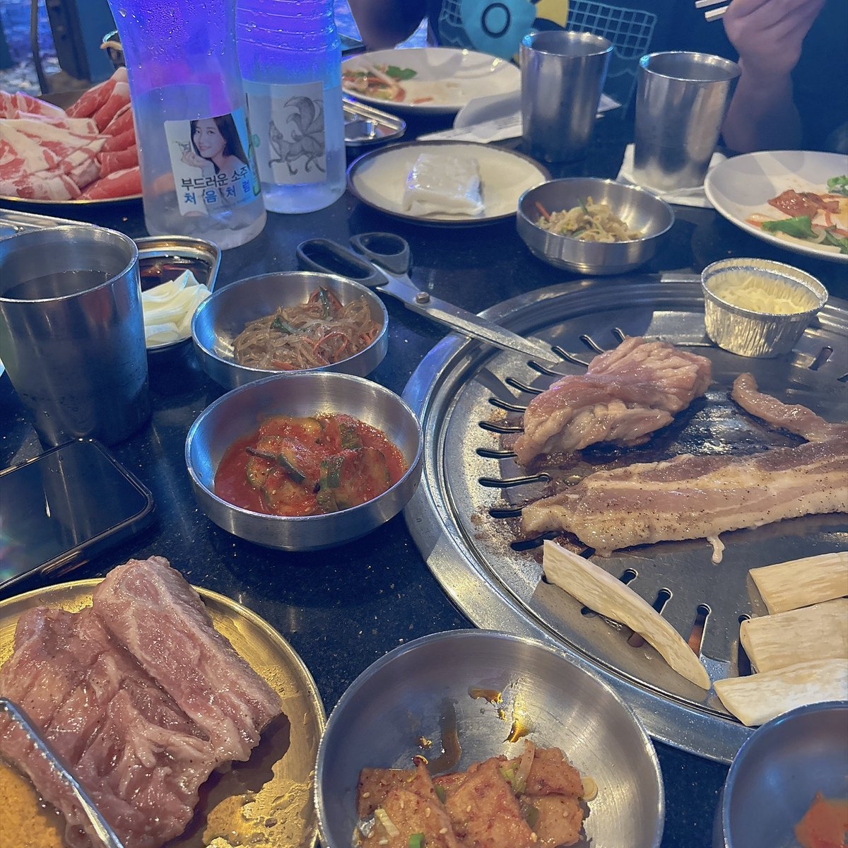 NPC_harumii's tweet photo. Everyone yelled at me because I cooked the marinated meat first and then I was banned from cooking duties https://t.co/v5apZnUxpk