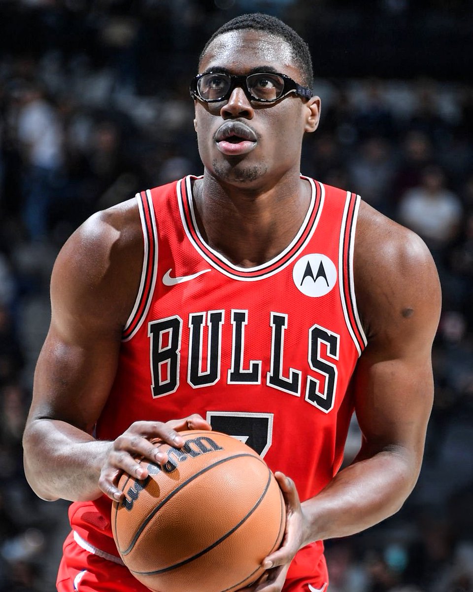 PurpGoldLakers's tweet photo. Jalen Smith of the Bulls has "some fans" within the Lakers organization as a potential backup center target per Dan Woike (The Athletic).

https://t.co/gS76EH6z0a https://t.co/CqVk5PUtKC