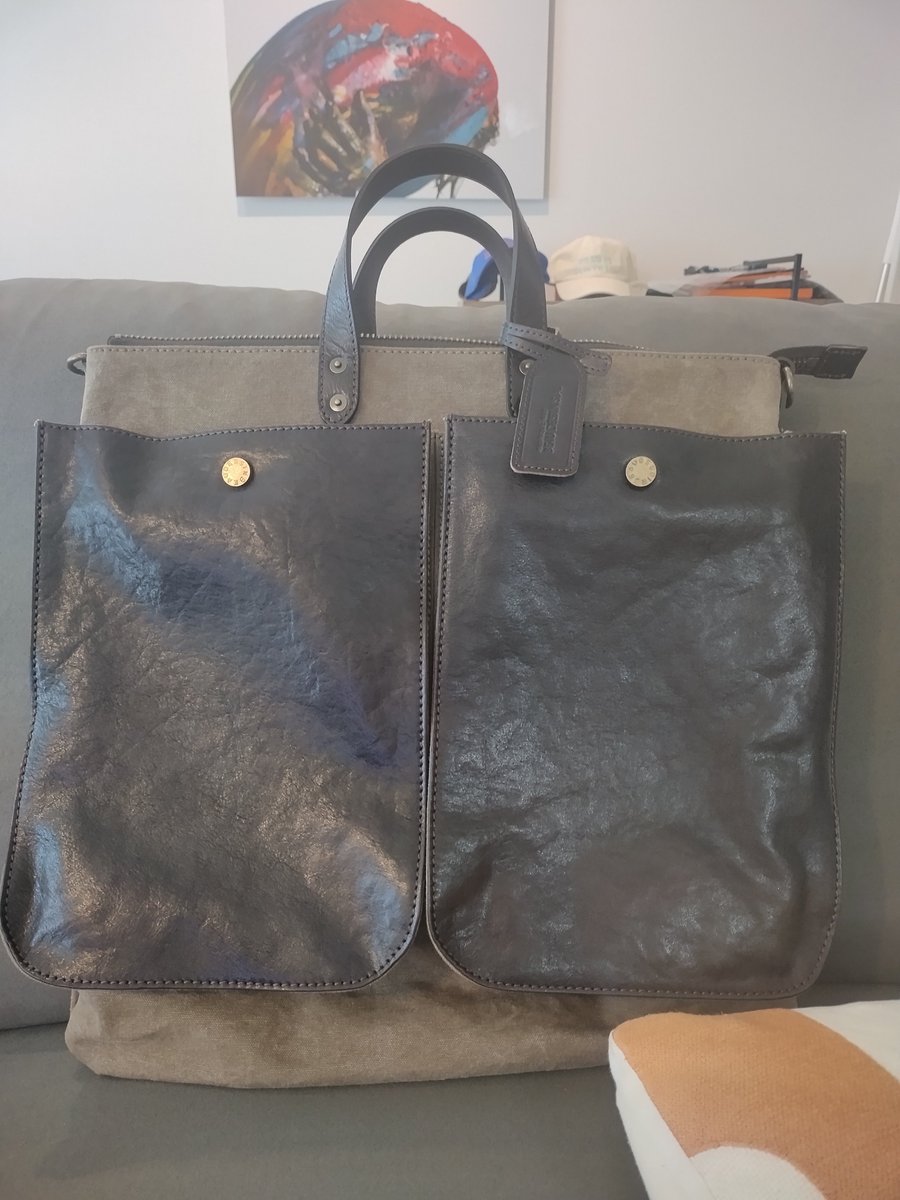 dozaihan's tweet photo. 日暮里で買ったヘルメットバッグ👜
インスタで見つけて、行ってみたら腰の低いオーナーさんであった。
これもガシガシ使いたい！
おはようございます〜☀ https://t.co/s1F9oZENhg