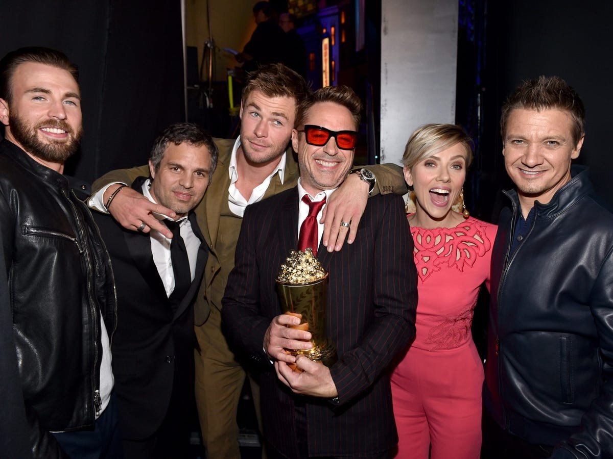 RDJisacupcake's tweet photo. Pardon these new fans,  they don't know what they're talking about, this is the family that raised us https://t.co/G3ndydaO9J