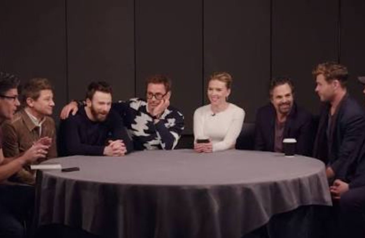 RDJisacupcake's tweet photo. Pardon these new fans,  they don't know what they're talking about, this is the family that raised us https://t.co/G3ndydaO9J