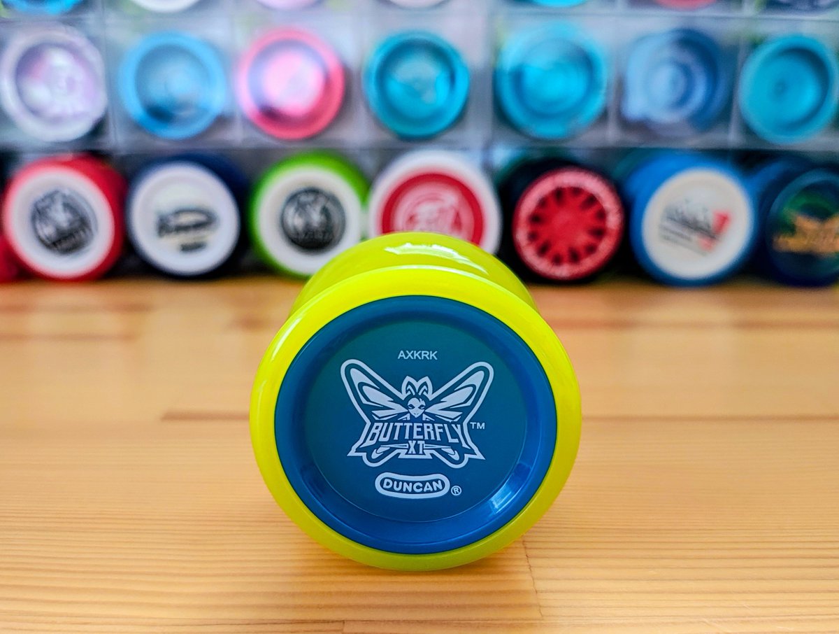 chiryouka1's tweet photo. 全国のハイパーヨーヨーカプセルスフィアの投稿に沸き立つ中にあって未入荷地域で焦らしを受ける日々です😅笑

たまにはアドピンでもやってみようとバタフライXTを舞わせることに✨

最後のキャッチが微妙です…😅💦笑
#ヨーヨー　#DUNCAN　#バタフライXT　#アドピン https://t.co/lII3BGzlCu