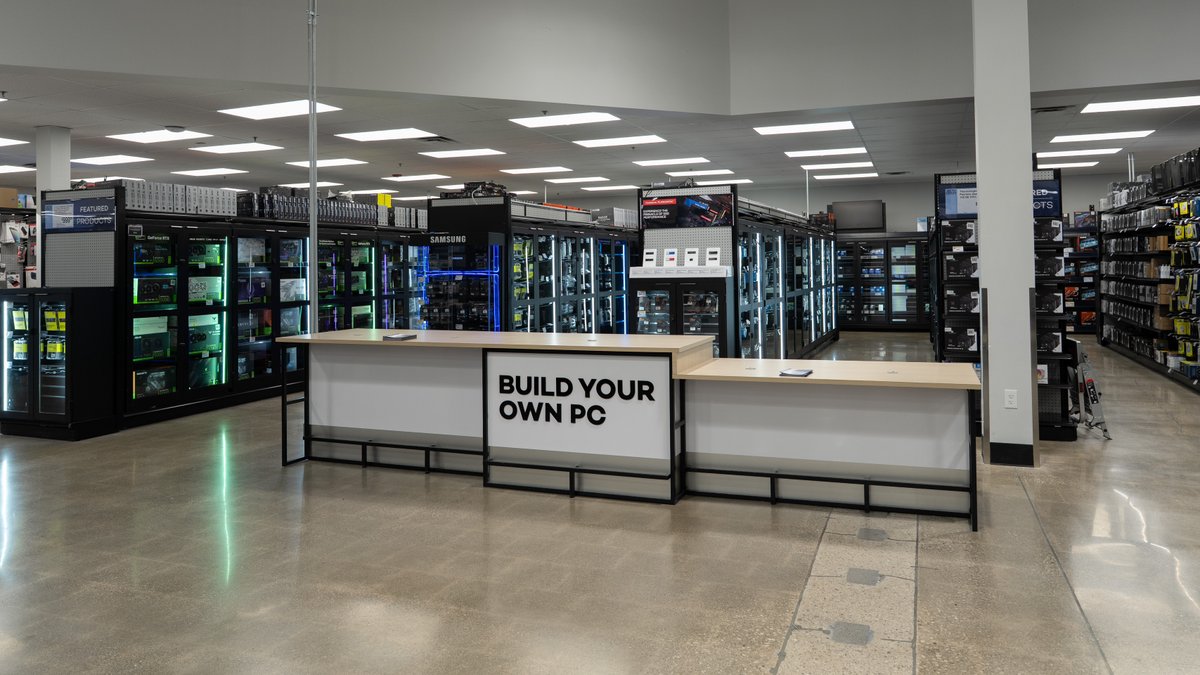 Micro Center tweet media