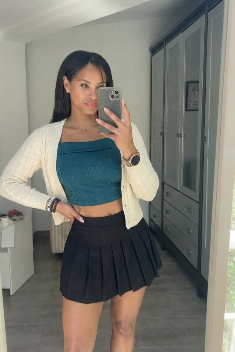 Jasmine23322's tweet photo. drop a '😉'... one emoji, one chance to get noticed, and maybe a little something extra for being here 👀🩷  wataa https://t.co/M5USHzFcF3