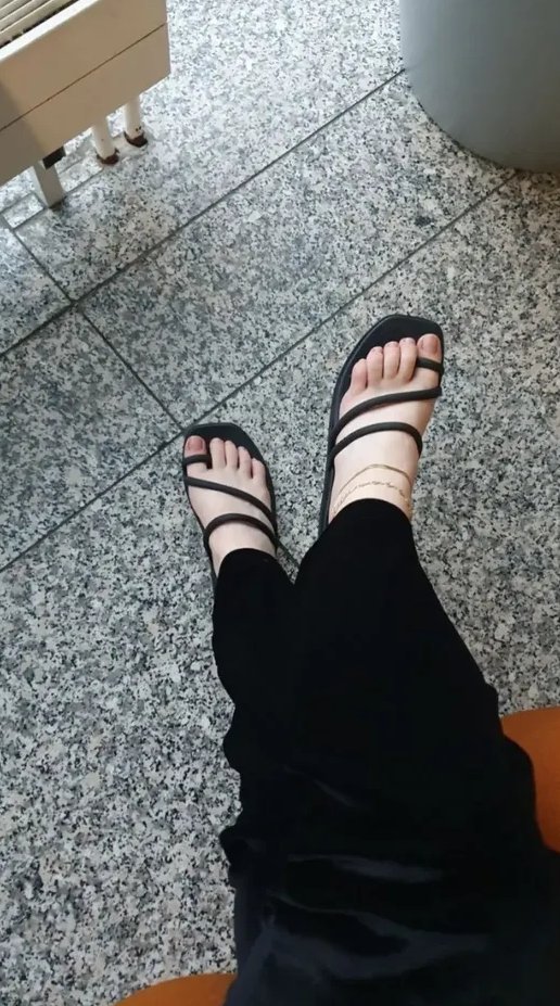 LintangNamirah's tweet photo. Kamu tidak akan 
Menemukan manusia yang sempurna
Maka carilah orang
Yang kekurangannya
Tidak menyakitimu💕 https://t.co/NJQEKUaEB0