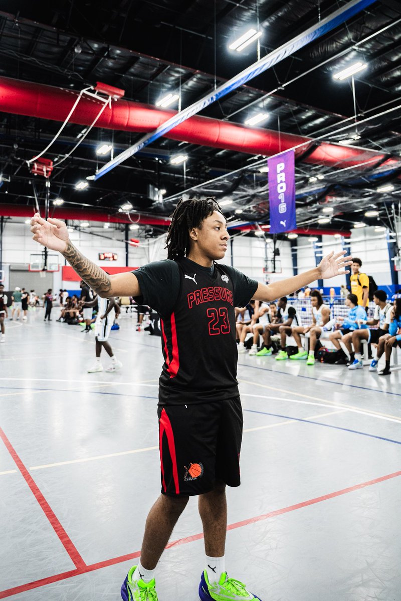 BoodaToShifty's tweet photo. Thank you aau for these amazing past years ❤️!

senior year loading still looking for a home !! @mosesk225 @KevinDux4 @Uorangemen2 @prephoopsfl @CoachHamm_ @NAIAHoopsReport @xp_coachbee2027 @dj_roulhac1 @Coachbruce_1114 @EHoopsSpotlight @hodge520 @GRecruitedHoops @LincolnKantola https://t.co/O408TtayZt