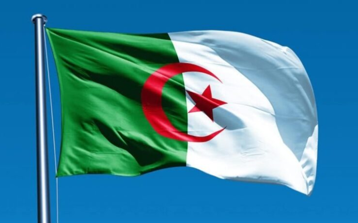 noorbzn's tweet photo. سامحك الله يا حاج مصالي تركت أمانة لا تحتملها الجبال و احتملها الشعب الجزائري و لازال يحملها و يحتملها و يحميها الى اليوم.
امانة تركها الخونة في أول منعرج...انها راية اتحاد المغرب العربي المؤسس من الجزائر البيضاء و تونس الخضراء و مراكش الحمراء امانة ملة الاسلام و اركانه الخمسة. https://t.co/WOngfGMaOh