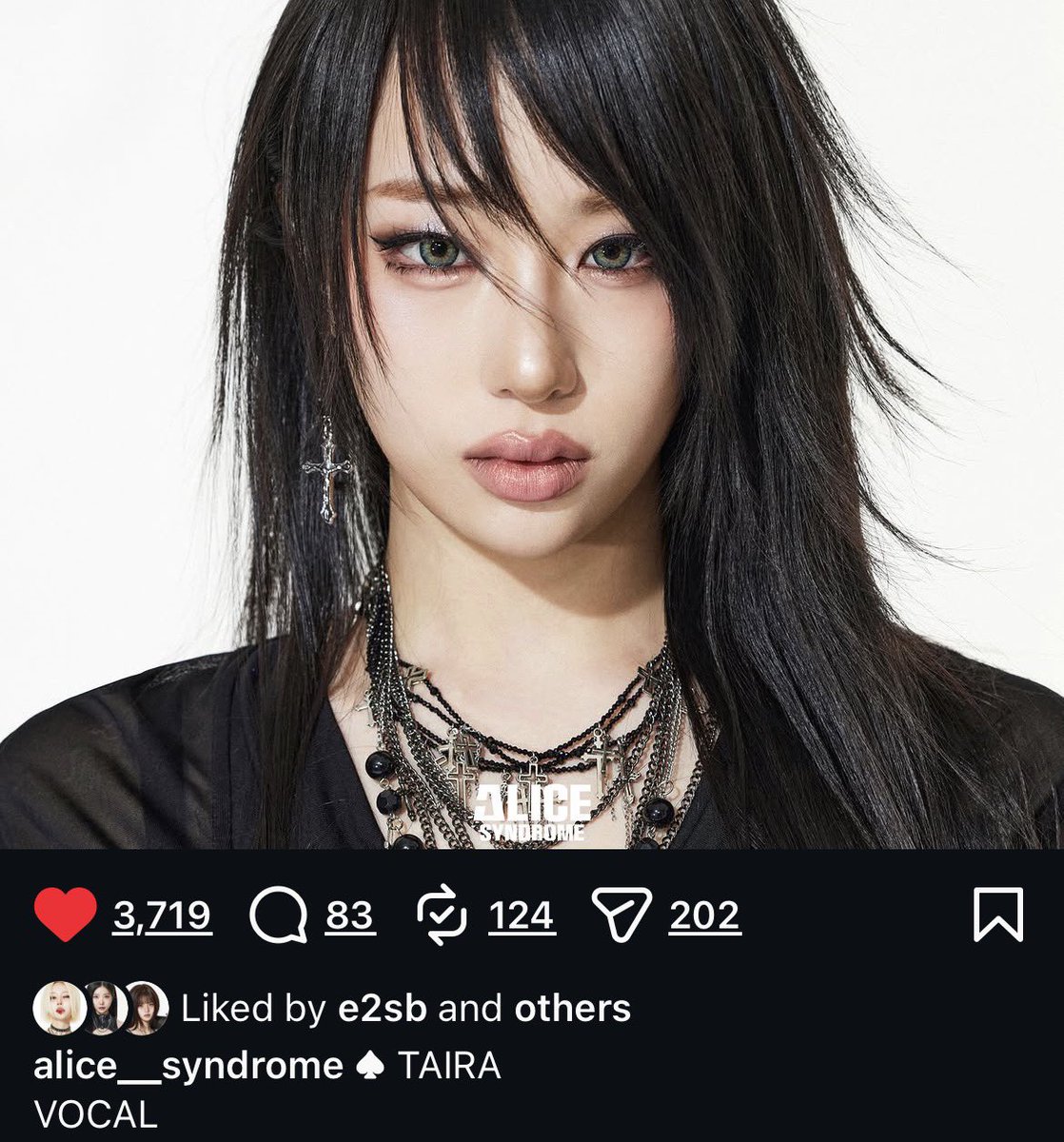 xikrisk's tweet photo. oh my god they’re all different card suits #alicesyndrome

sebeen is diamonds
jeongmin is clubs
awon is hearts
and taira is spades https://t.co/A5WEaVpmVS