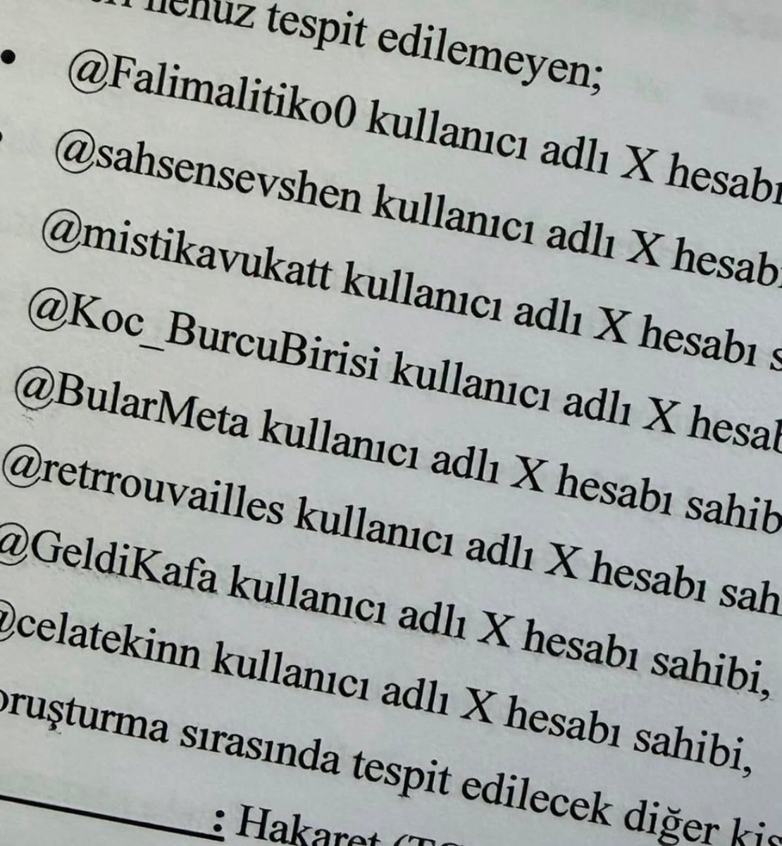 cherrysattitude's tweet photo. agah uz dava edecegi isimleri aciklamis utanmadan,,, hilal o adam seni tasiyamaz demedik mi korkunc amatorluk https://t.co/1nBiikkPx9
