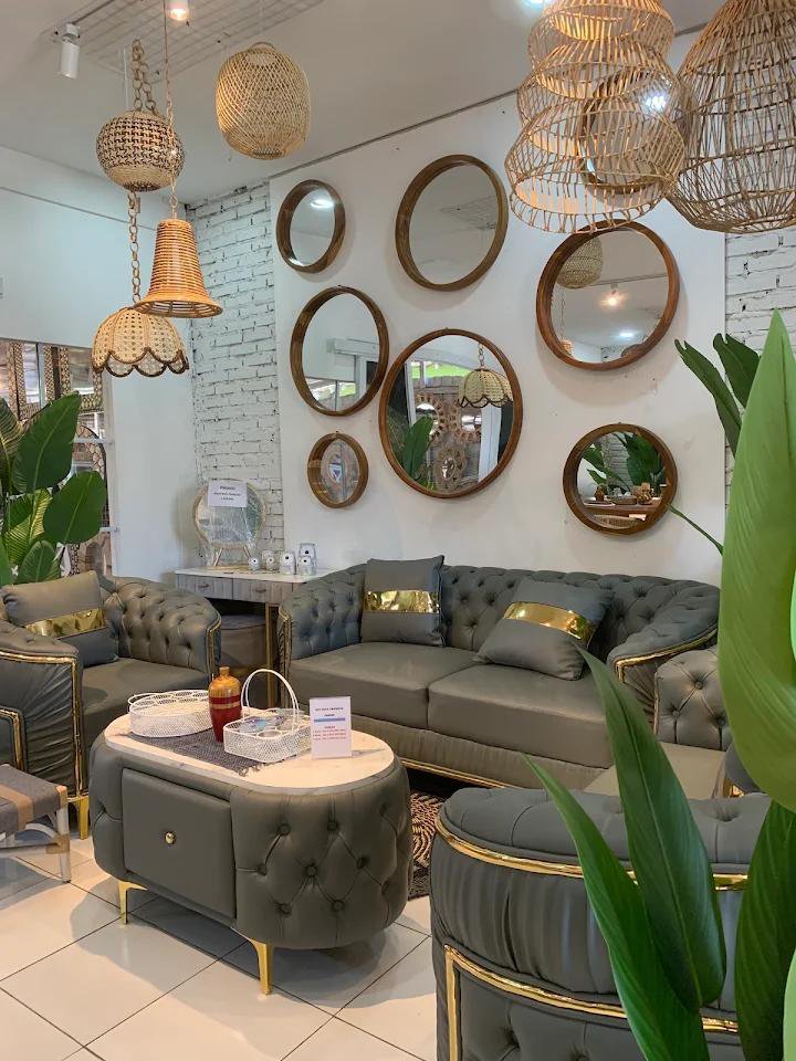 Armand_Rio's tweet photo. JUJUR KAGET BANGET NEMU SURGA FURNITURE SE-MURAH INI 😭🔥
Langsung dari pengrajinnya sendiri guys! Rak, lemari, laci-laci kayu campur rotannya aesthetic banget buat rumah minimalis 🫶🏻✨ https://t.co/DrblN5It7y