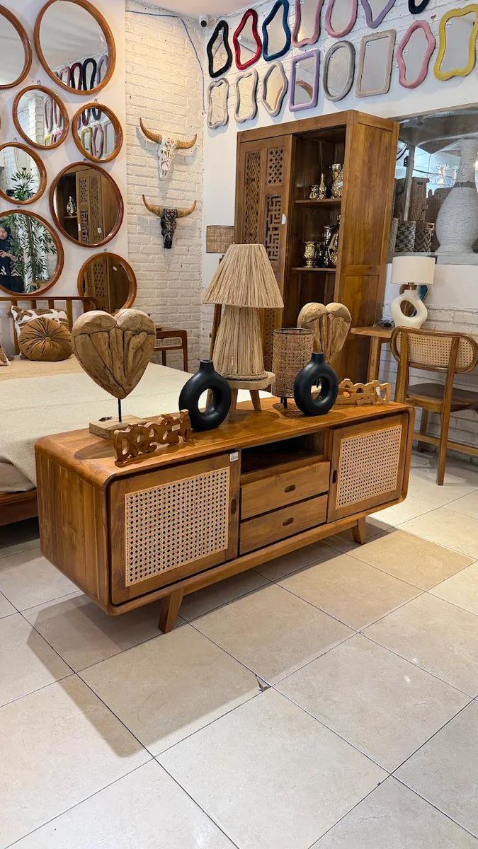 Armand_Rio's tweet photo. JUJUR KAGET BANGET NEMU SURGA FURNITURE SE-MURAH INI 😭🔥
Langsung dari pengrajinnya sendiri guys! Rak, lemari, laci-laci kayu campur rotannya aesthetic banget buat rumah minimalis 🫶🏻✨ https://t.co/DrblN5It7y