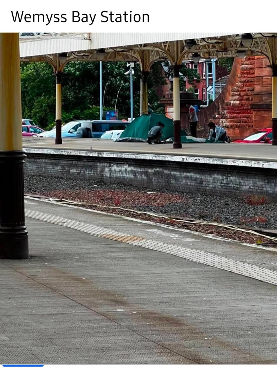 ThePaperRaven's tweet photo. BE AWARE

WEMYSS BAY TRAIN STATION https://t.co/ltrgCw0V45