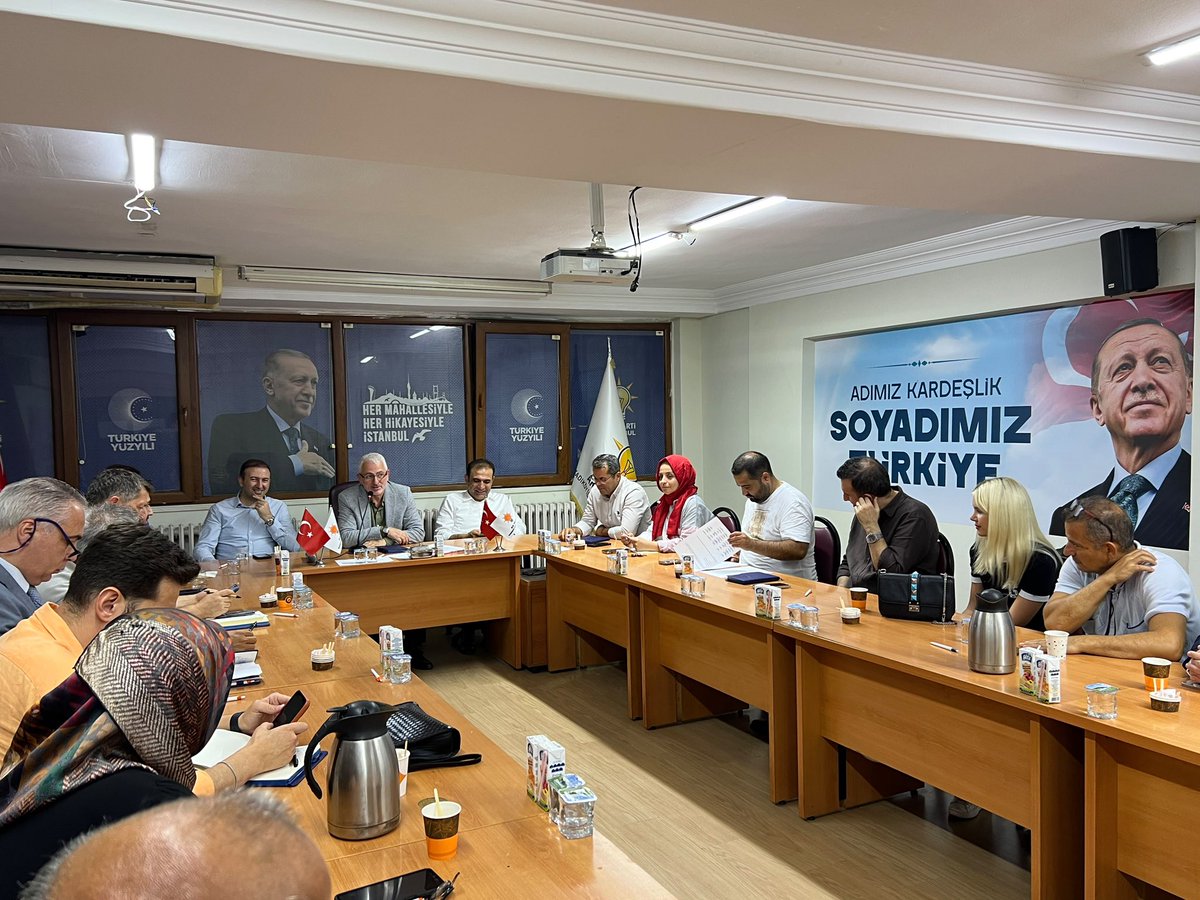 mehmetsahinbsk's tweet photo. Sorumlu İl Başkan Yardımcısı olarak görev yaptığımız AK Parti Kadıköy İlçe Başkanlığındaki 6 aylık görev süremizin sonuna geldik. Kadıköy teşkilatımıza çalışmalarında başarılar diliyorum. 
@abdullahozdemir 
@orhan_kahya 
@Nurullahaktas__ https://t.co/IaB2CEMoJ3