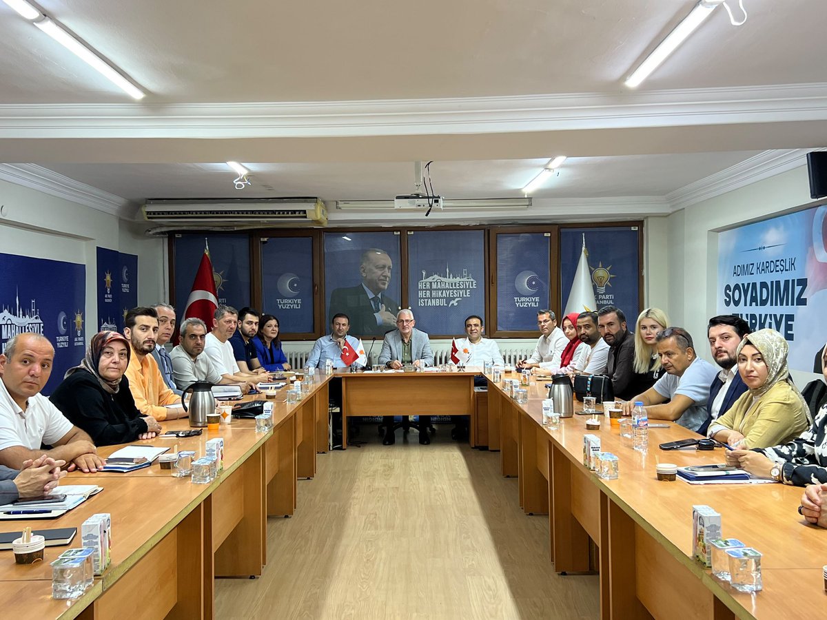 mehmetsahinbsk's tweet photo. Sorumlu İl Başkan Yardımcısı olarak görev yaptığımız AK Parti Kadıköy İlçe Başkanlığındaki 6 aylık görev süremizin sonuna geldik. Kadıköy teşkilatımıza çalışmalarında başarılar diliyorum. 
@abdullahozdemir 
@orhan_kahya 
@Nurullahaktas__ https://t.co/IaB2CEMoJ3