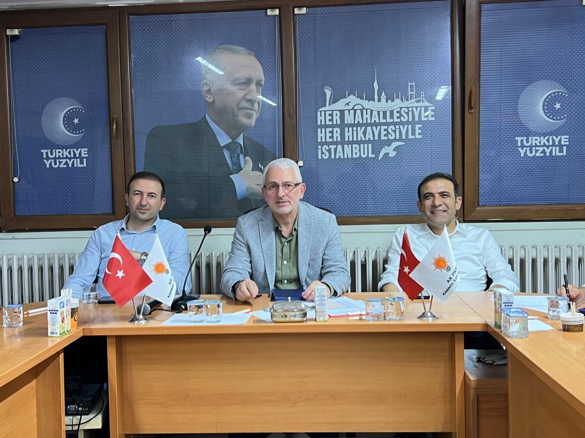 mehmetsahinbsk's tweet photo. Sorumlu İl Başkan Yardımcısı olarak görev yaptığımız AK Parti Kadıköy İlçe Başkanlığındaki 6 aylık görev süremizin sonuna geldik. Kadıköy teşkilatımıza çalışmalarında başarılar diliyorum. 
@abdullahozdemir 
@orhan_kahya 
@Nurullahaktas__ https://t.co/IaB2CEMoJ3