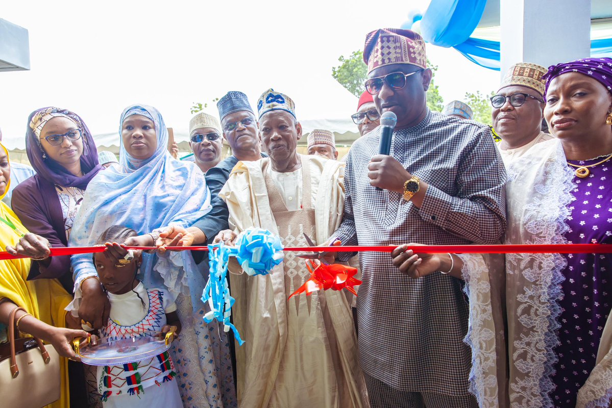 fkeyamo's tweet photo. Earlier today, I commissioned the newly upgraded Dankabo Domestic Terminal at Mallam Aminu Kano International Airport (MAKIA) in Kano.  I was joined by the Chairman of the FAAN Board, Dr. Abdullahi Umar Ganduje and the Managing Director/Chief Executive of FAAN, Mrs. Olubunmi Kuku.

The upgraded facilities are designed to deliver a more seamless and world-class passenger experience.  

At the commissioning, I also announced the Federal Government’s approval of ₦46 billion for the rehabilitation of MAKIA’s primary and secondary runways, further strengthening Kano’s position as the premier gateway to Northern Nigeria.